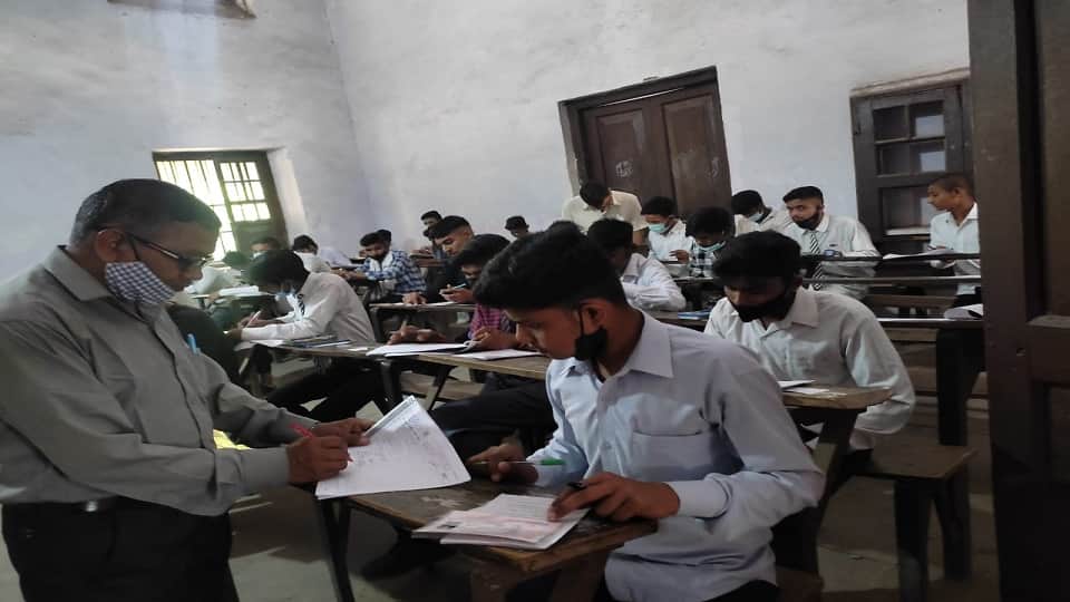 Up board exam 2022 10th and 12th examinations started from today 