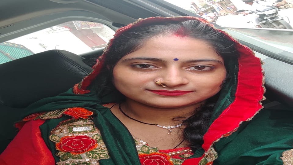 Suicide in varanasi harassment of the Naib Tehsildar husband the married woman hanged herself