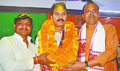 UP MLC election 2022 Mirzapur sonbhadra bjp candidate Vineet Singh won unopposed DM gave certificate