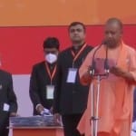 शपथ लेते योगी आदित्यनाथ