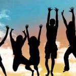 ऊर्जा से लबरेज युवा पीढ़ी: युवा पीढ़ी एक ऐसे दौर में जी रही है जहां उसके पास साधन तो हैं लेकिन सही संवाद नहीं है।