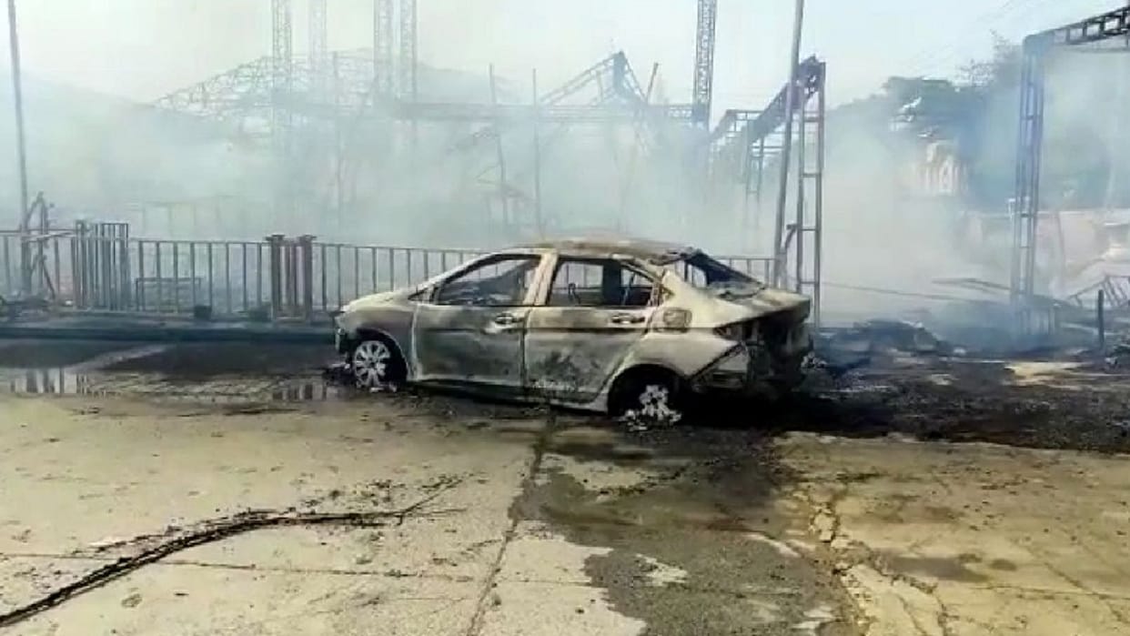 fire broke out in a wedding pandal a youth scorched a dozen fire tenders brought fire under control