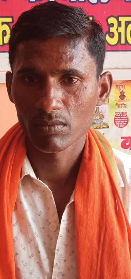 Bike riding miscreants snatched money and mobile from the accountant in Alhaganj