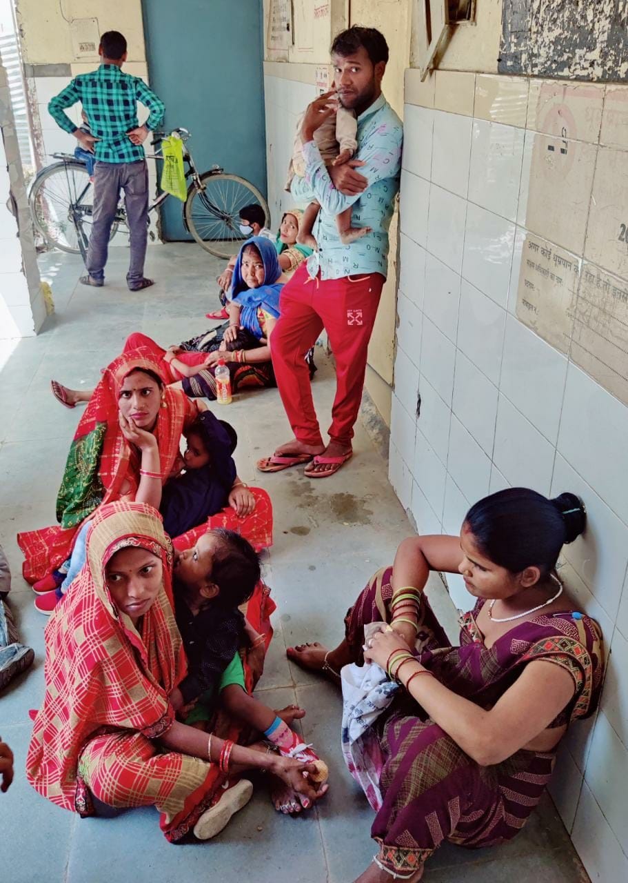The doctor arrived three hours late to do the ultrasound, the patients created a ruckus