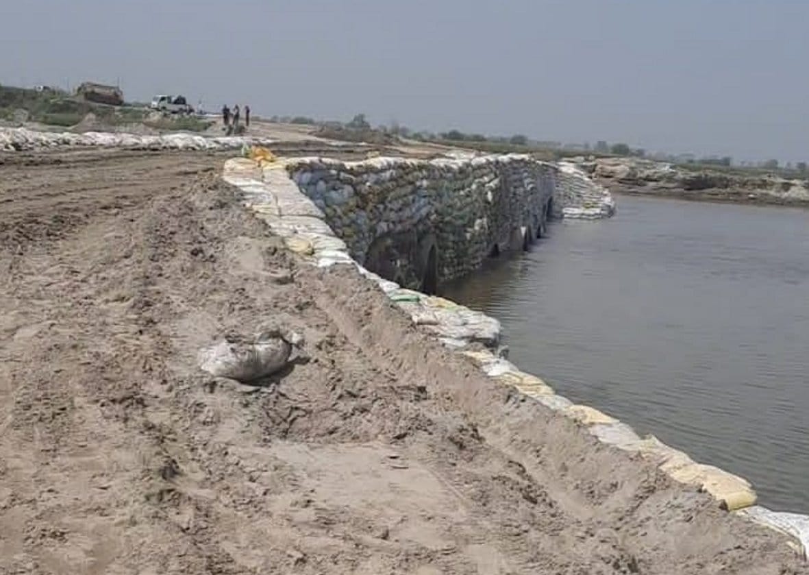 People of Haryana who arrived with JCB in Yamuna Khadar ran