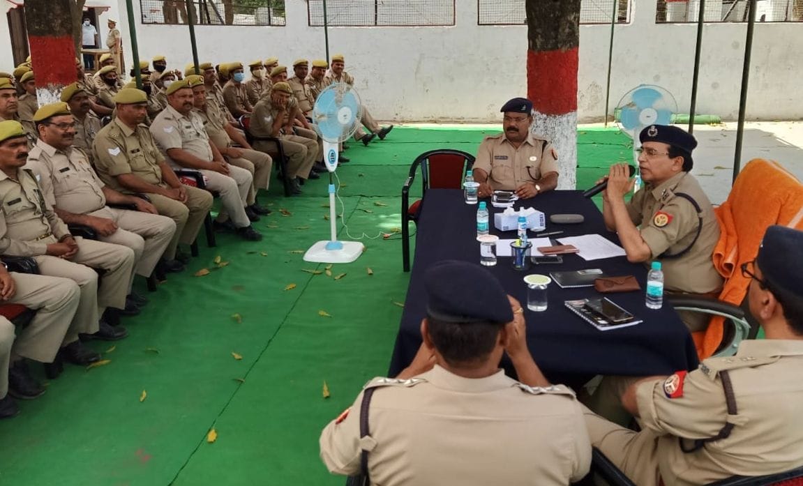 'Improve policemen's behavior towards the public'