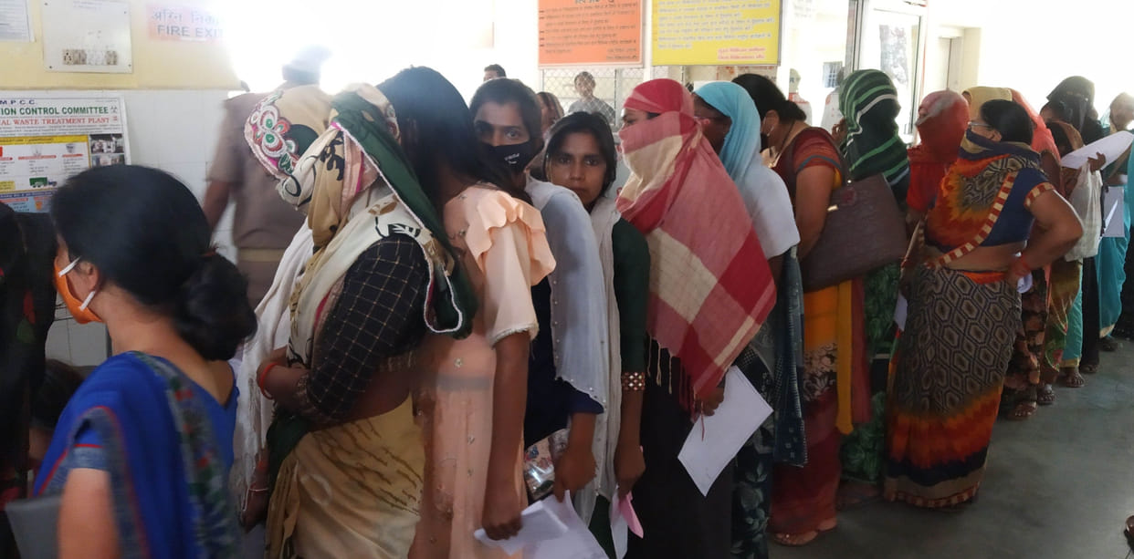 The shortage of doctors could not even fulfill the epidemic