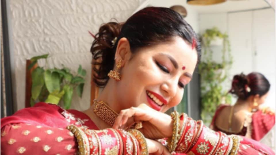 actress not getting work earning from Vlogging Debina Bonnerjee Ratan Rajput sambhavna seth Mohena Rati Pandey