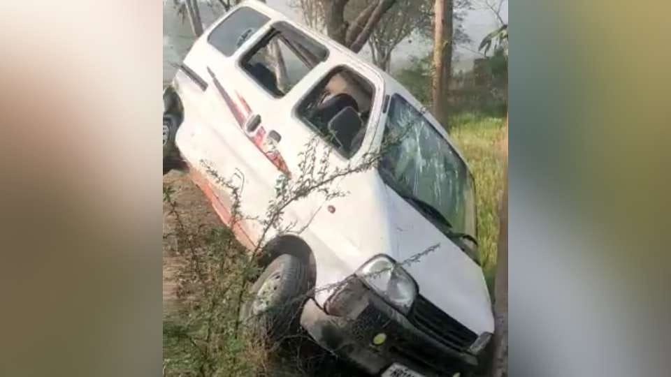 Eco car robbed after attacking driver with knife in Sonipat