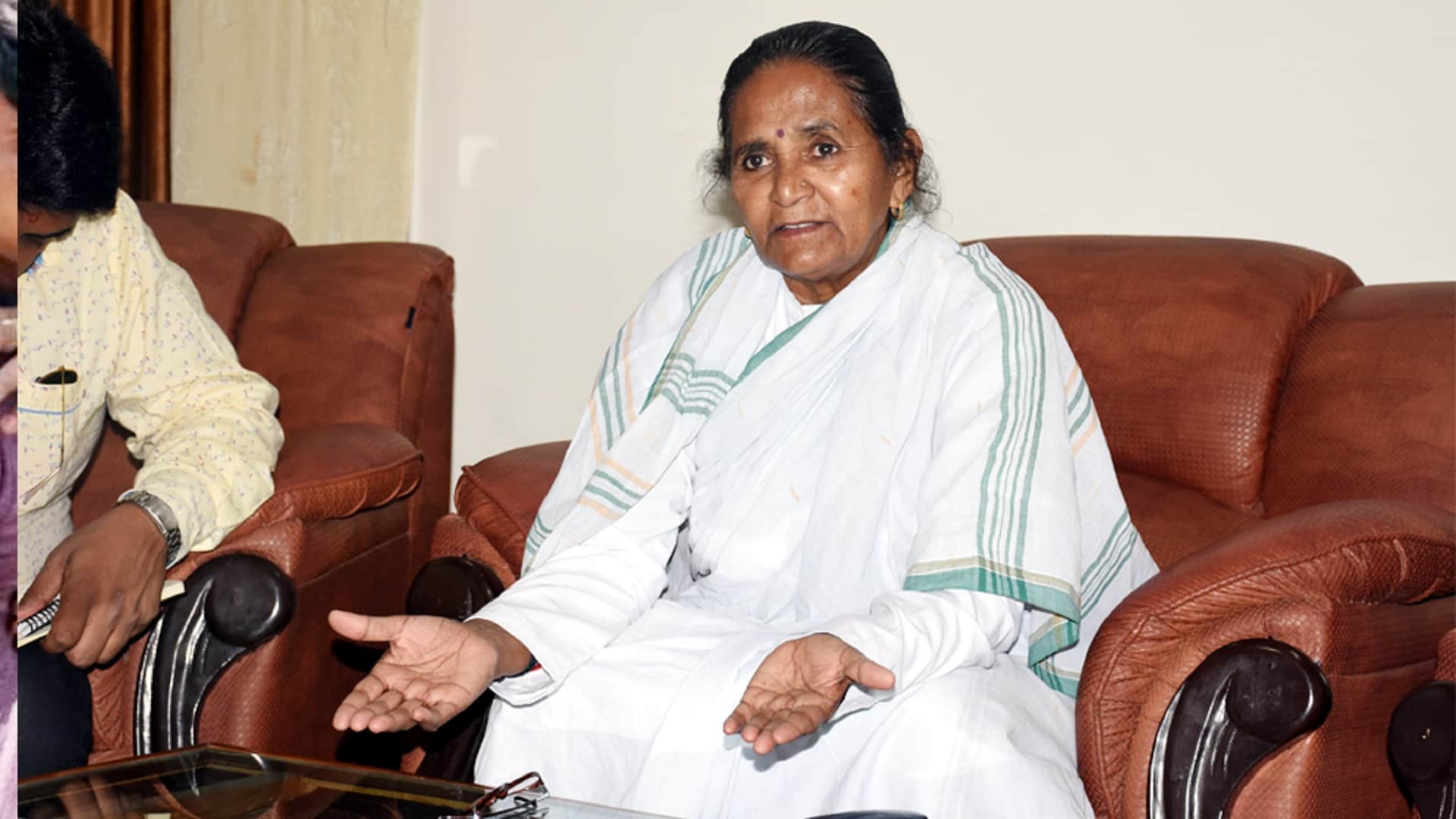 UP Female Ministers Know About Yogi Cabinet 2.0 Matri Baby Rani Maurya Gulab Devi Pratibha Shukla Rajani Tiwari