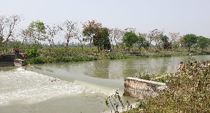 Dead body of youth found trapped in canal siphon