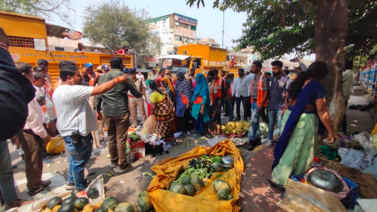 Vegetable Price in varanasi rates of green vegetables drop but chilli and tomato prices continue to rise