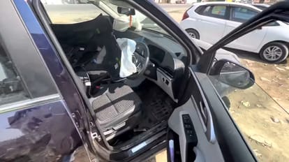 Kia Carens: The new Kia Carens crashed, standard safety featurs save the life of driver and passengers