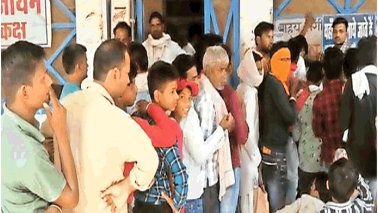 Gwalior: Buffalo dies due to the bite of a mad dog, people who eat raita arrive to inject anti rabies