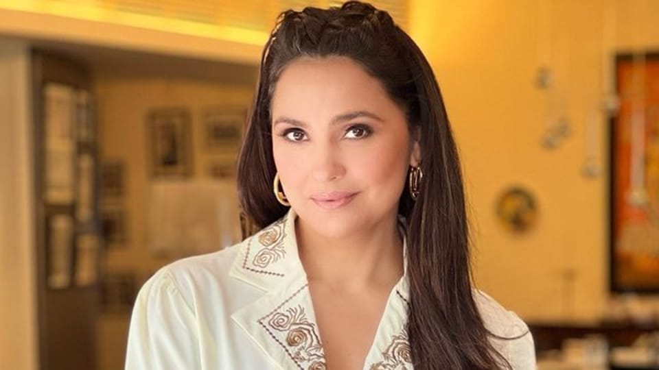 bollywood actress lara dutta tested positive for corona virus positive bmc seals Mumbai home
