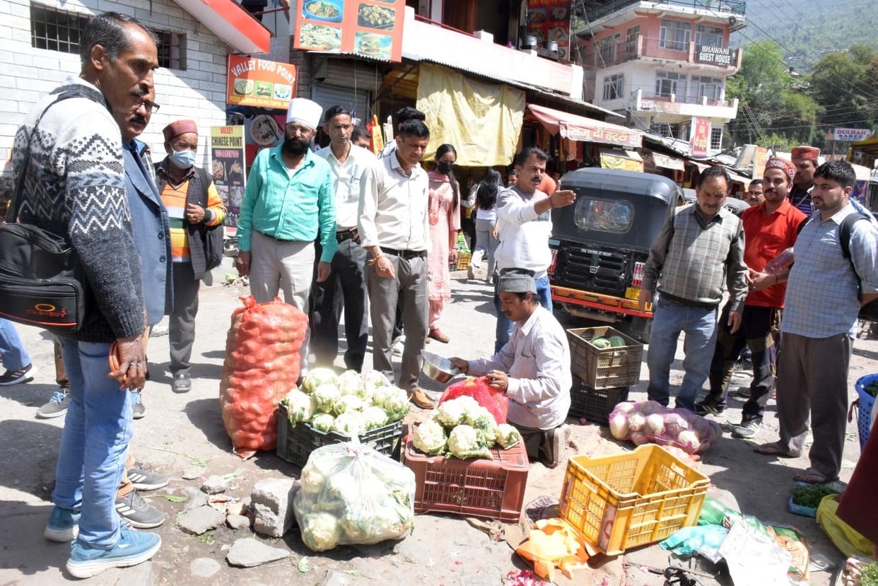 40 occupants removed from Sarvari bus stand