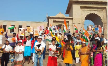 CM Yogi Adityanath Shapath grahan today CM Yogi will honor 300 saints across india hundreds of BJP workers reached Lucknow from varanasi