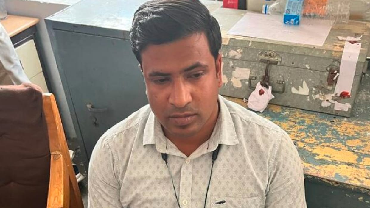 Indore: Patwari of Manpur arrested for taking bribe of 15 thousand, was demanding twenty five thousand to settle the matter of partition