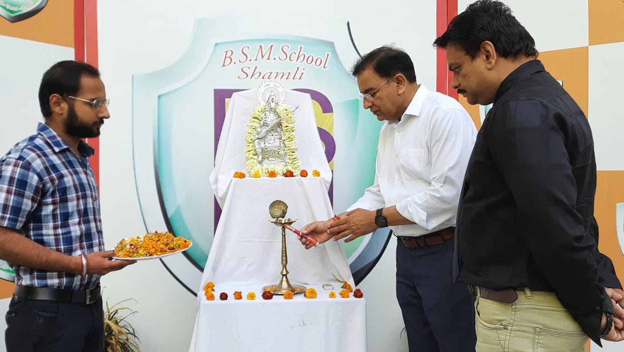 Started the new session by showering flowers on the students
