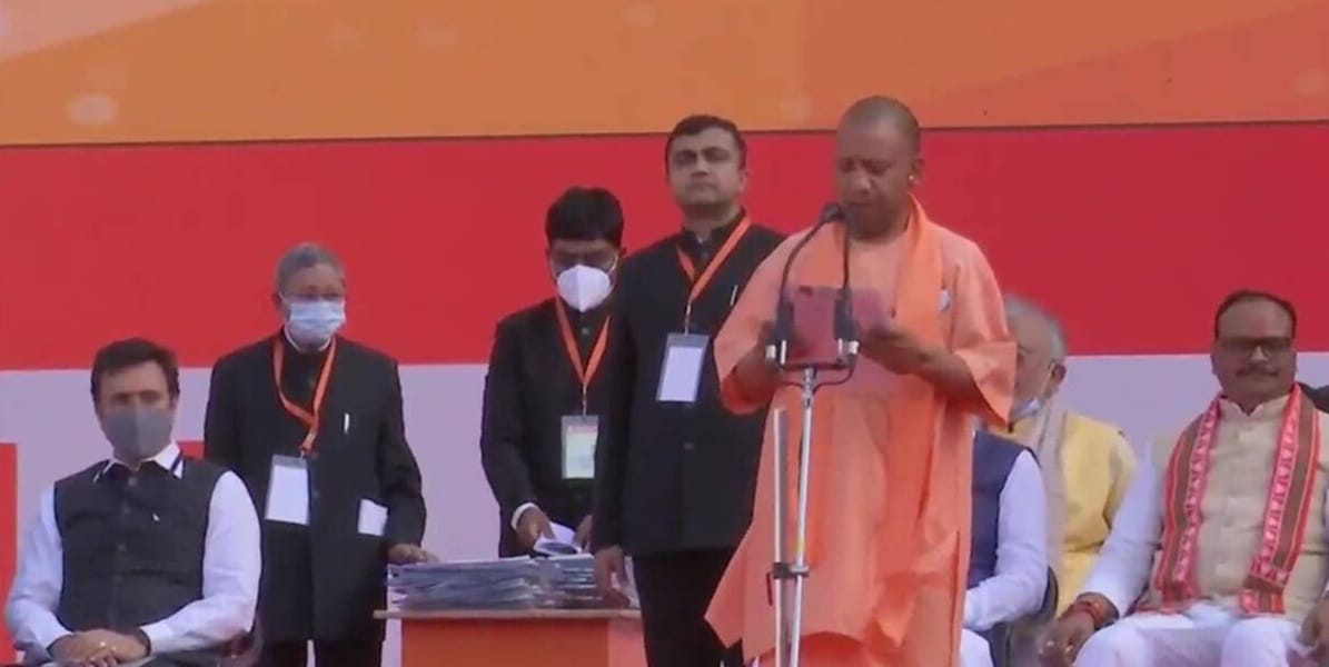 UP CM Yogi Adityanath oath taking ceremony nirahua ravi kishan smriti irani attend Yogi's swearing-in ceremony