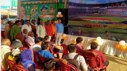 Sonanchal jumped on Sanjeev becoming a minister, In 2017 he became an MLA after defeating the son of a political guru