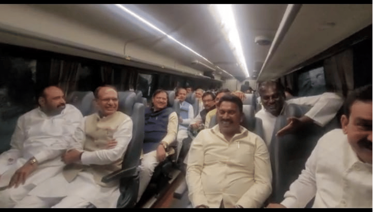 Madhya Pradesh: Team Shivraj leaves from the bus to contemplate in Pachmandhi, the roadmap for 2023 will be prepared in a two-day meeting