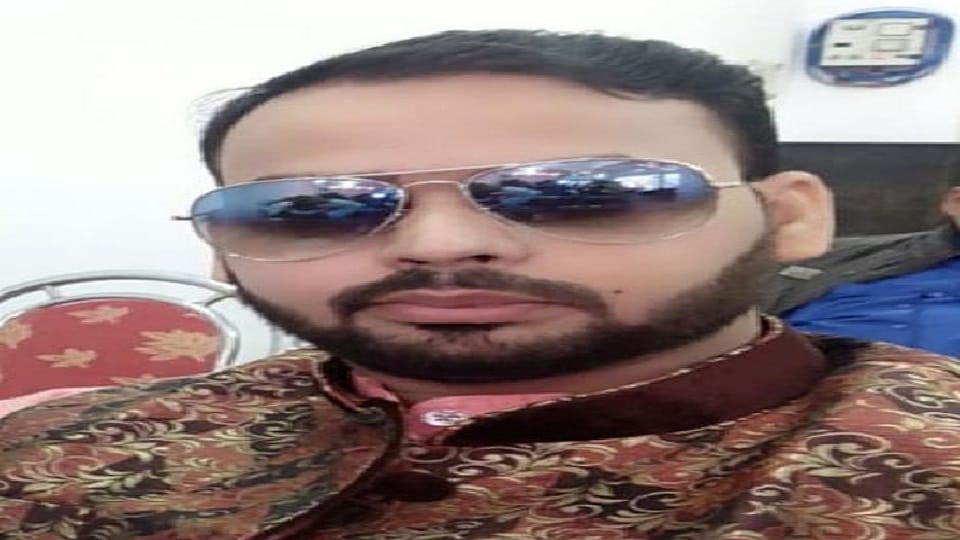 Grocery trader commits suicide at guest house in Varanasi, sleeping medicines found on the bed