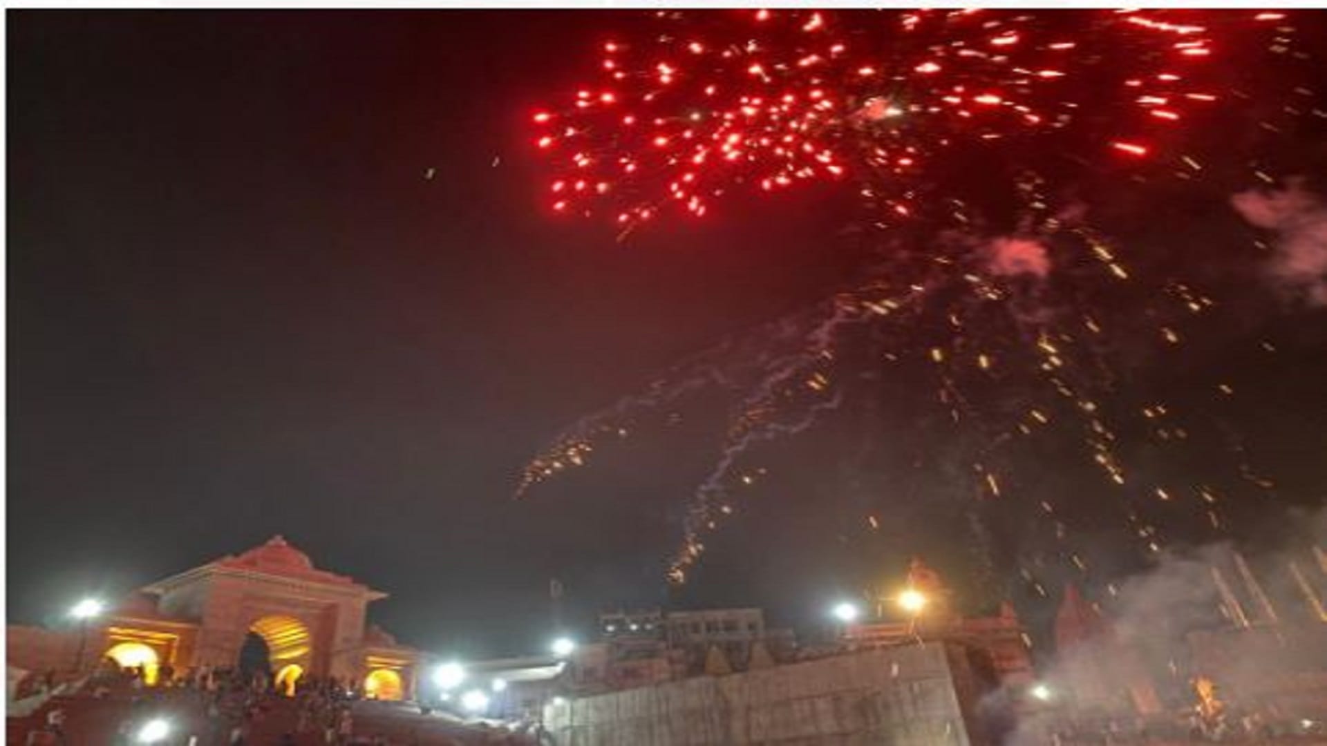 Celebrating the swearing-in of Yogi government in Kashi, Fireworks in Baba Dham made Diwali feel