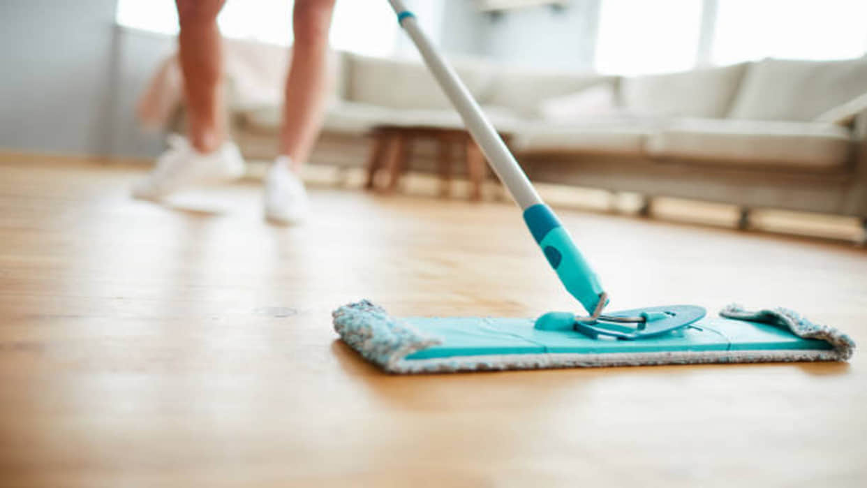 Vastu Tips for home Negative energy of house will be removed by wiping salt