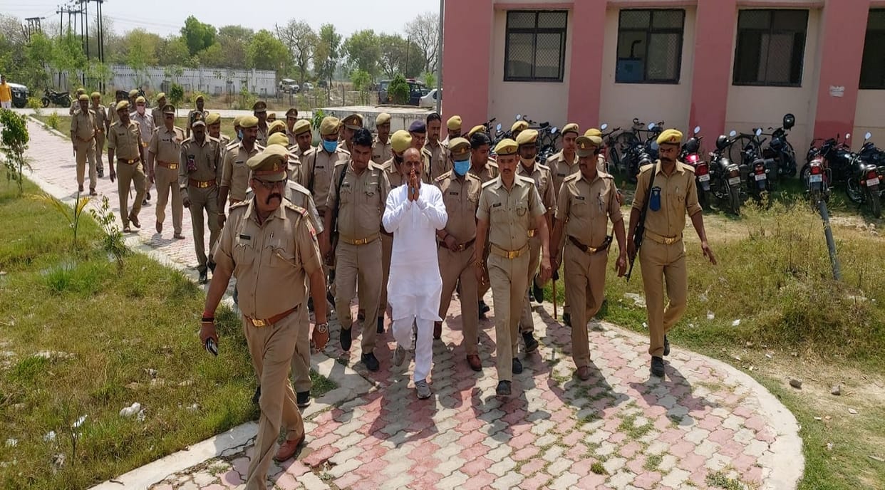 Former MLA Vijay Mishra appeared in bhadohi court in rape case of singer