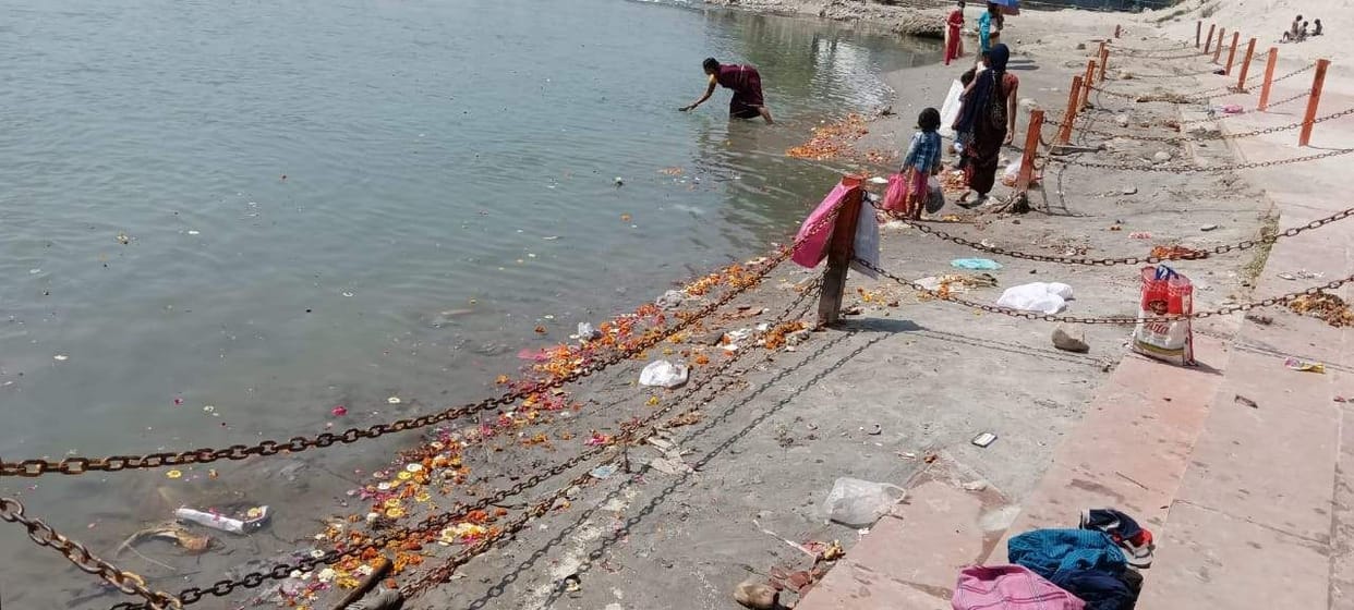 The life-giving Ganga moaning from the dirt in Yognagri