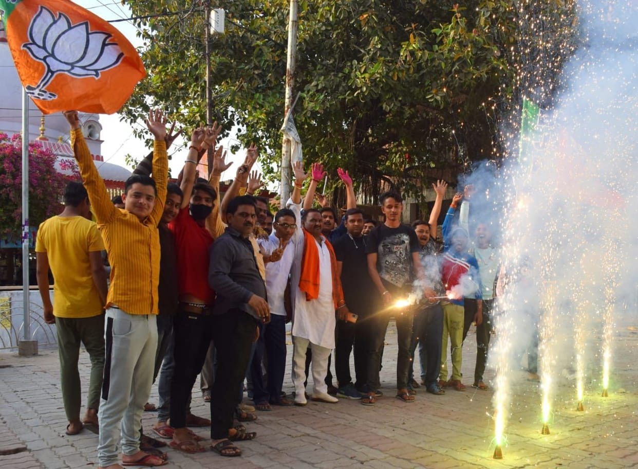 Three MLAs of the kanpur deaht were crowned, Rakesh Sachan became cabinet minister, Vinod Katiyar and Pratibha Shukla became ministers of state