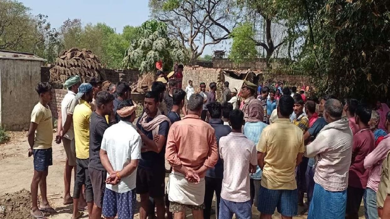 conflict between families of two brothers in land dispute in Ballia, death of a young man