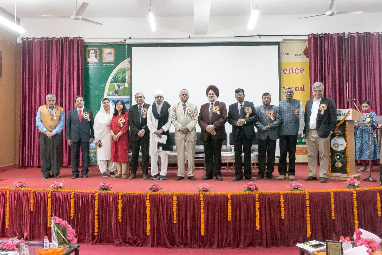 two days seminaar begin in etrenal unicersity badusahib  sirmaur on economic  topice