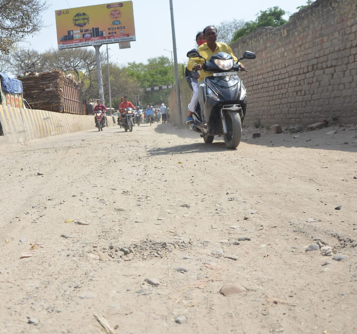 Deadline completed, but road construction could not start