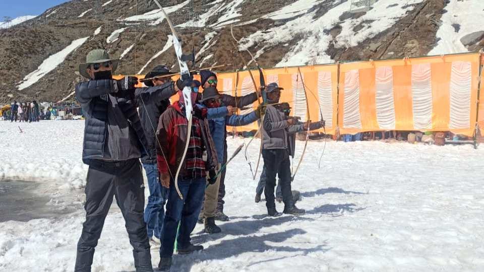 Craft Mela: Tourists happy after seeing snow shapes in the North Portal of Atal Tunnel Rohtang