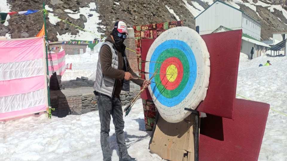 Craft Mela: Tourists happy after seeing snow shapes in the North Portal of Atal Tunnel Rohtang