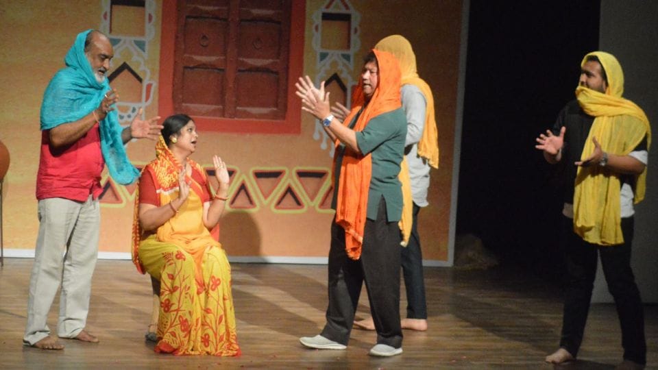 taj mahotsav 2022 Qawwal Aslam Sabri sang Qawwali at Agra fort
