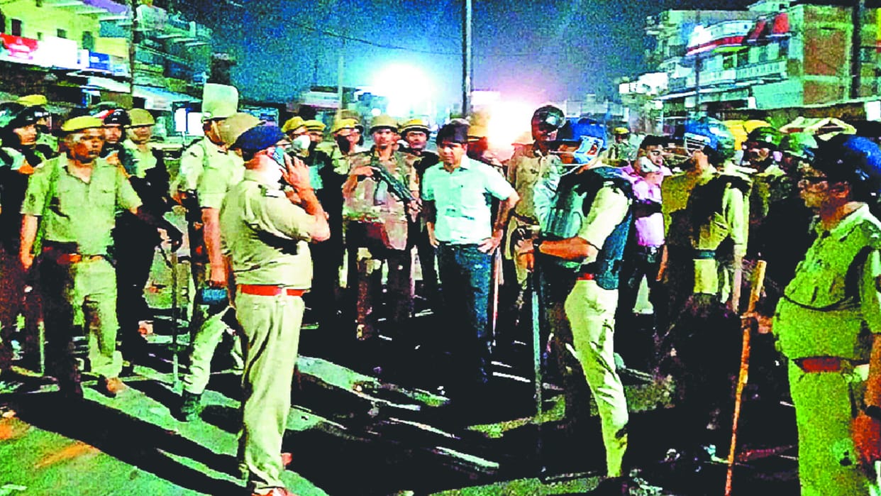 Chauri chaura ruckus Jhangha inspector suspended