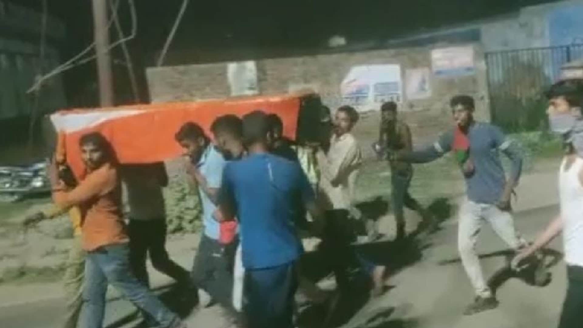 Ruckus over giving martyr status to jawan in gorakhpur