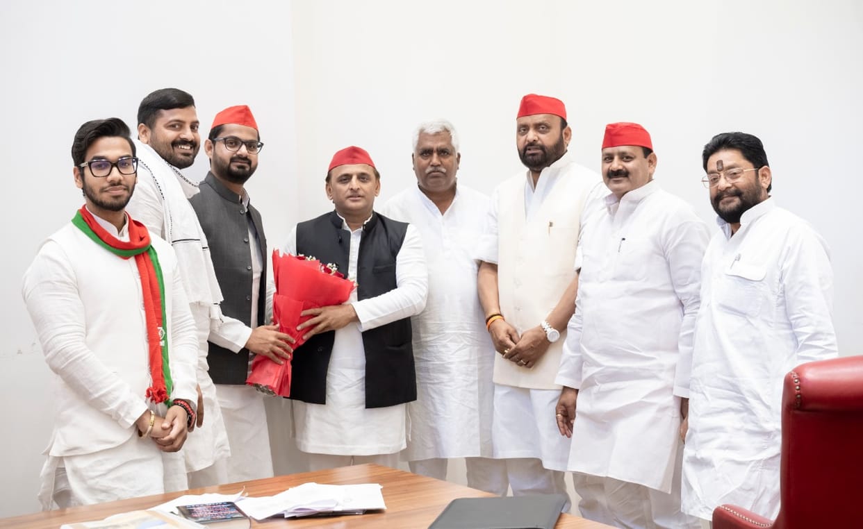 MLC election candidate Madan Yadav searched in Ghazipur with SP chief Akhilesh Yadav found in Lucknow