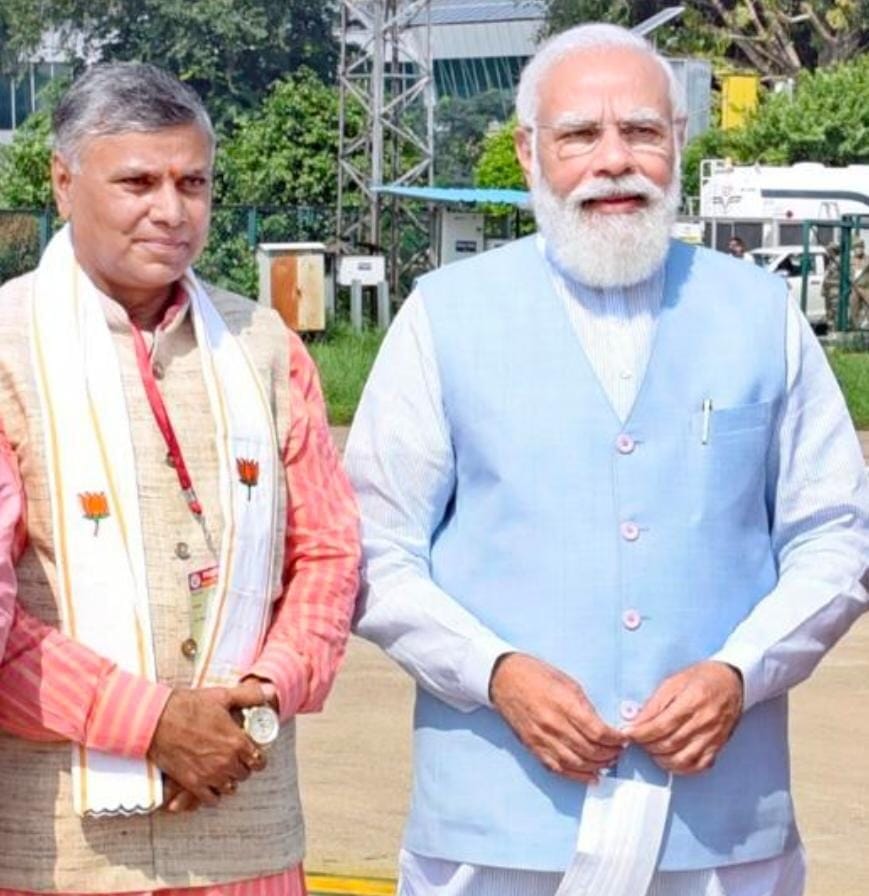 Hathras: Happiness in Dharamveer Prajapati's village after becoming a minister