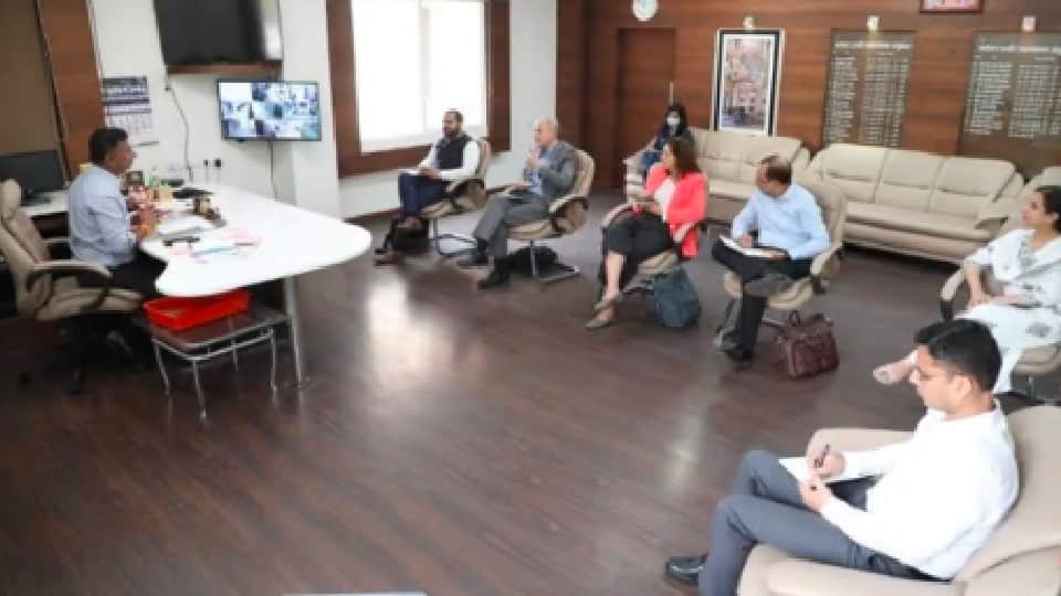 Indore: World Bank team reached Indore, said - Indore has prepared a successful model by making CNG from bio-waste