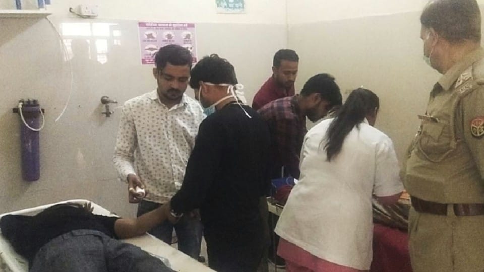 lady constable and her husband ate poisonous substances in firozabad