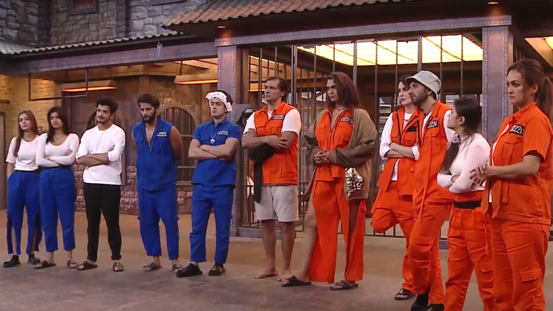 Payal Rohatgi screams at her teammate Zeeshan Khan during Chakli making task in lockupp