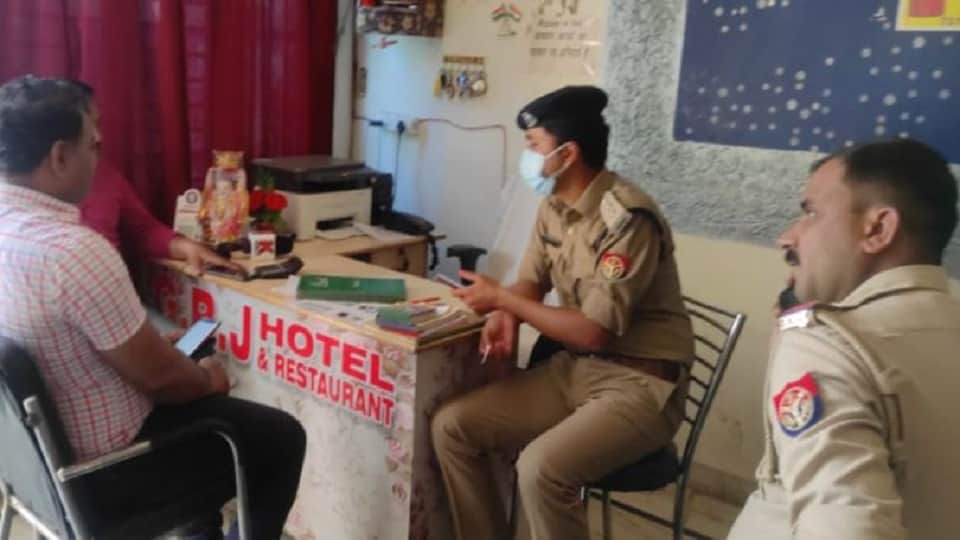 lovers were found in an objectionable condition in hotel During police raid in Firozabad