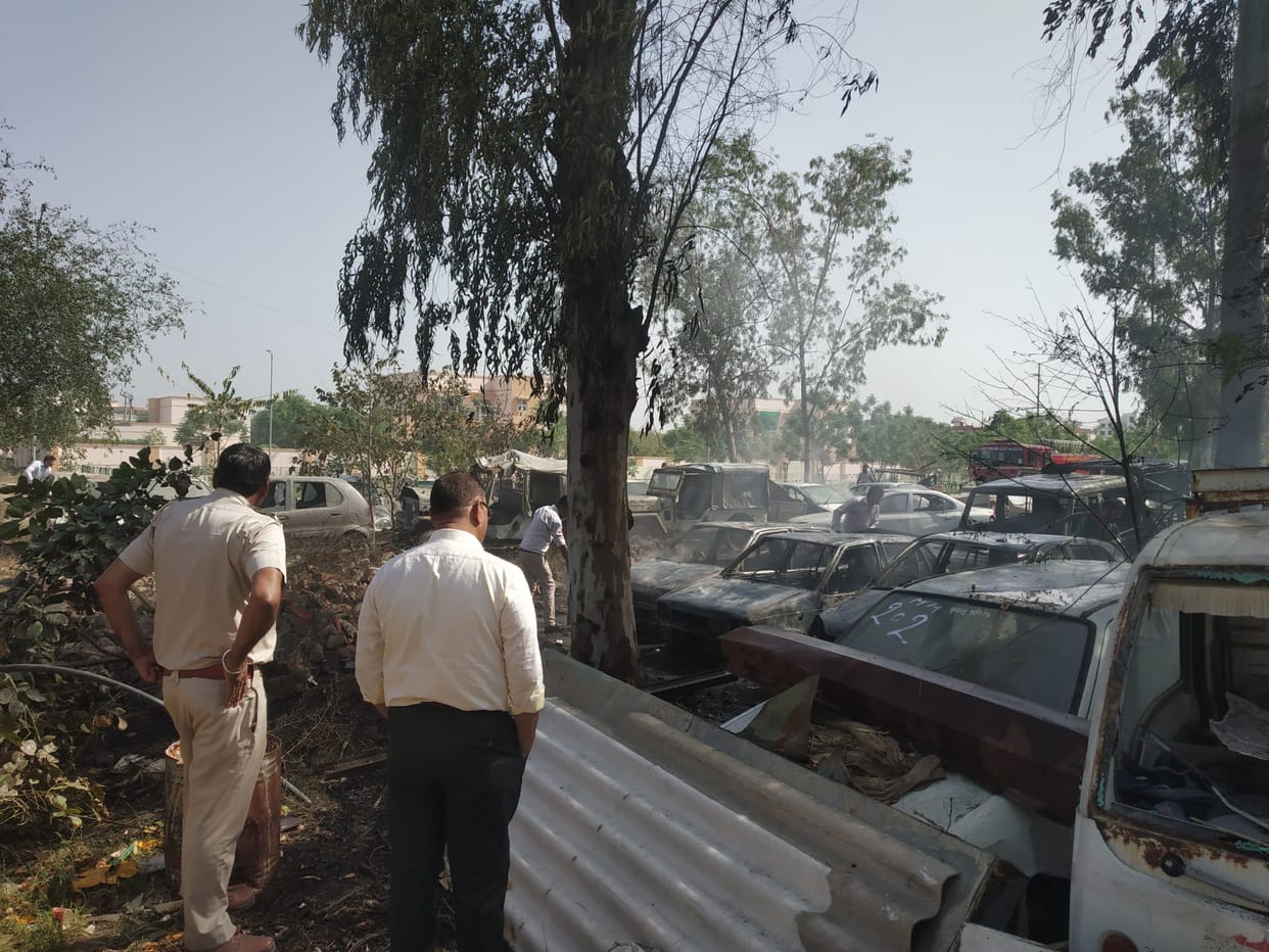 Fire in 25 vehicles parked in police line, was controlled by two fire tenders