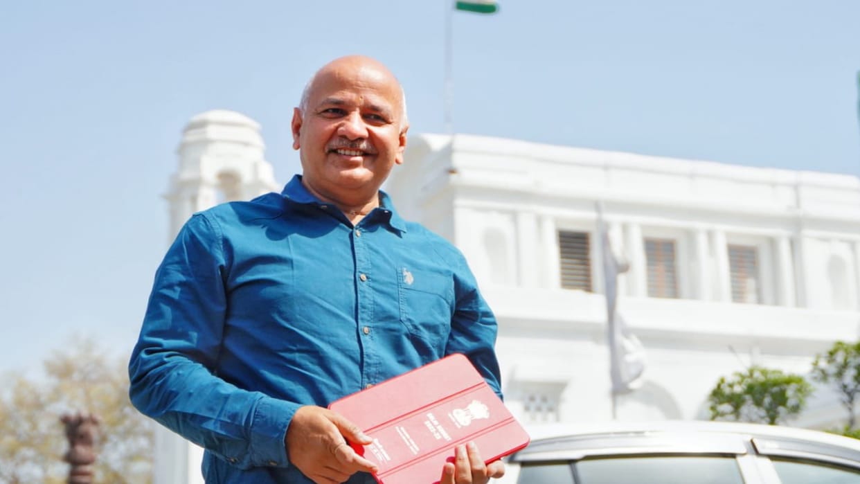 Delhi budget 2022 Manish sisodia presents 75800 crore rupees budget says 20 lakh jobs in next 5 years know everything abo