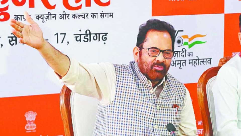Union Minister Mukhtar Abbas Naqvi Targeted Arvind Kejriwal over The Kashmir Files