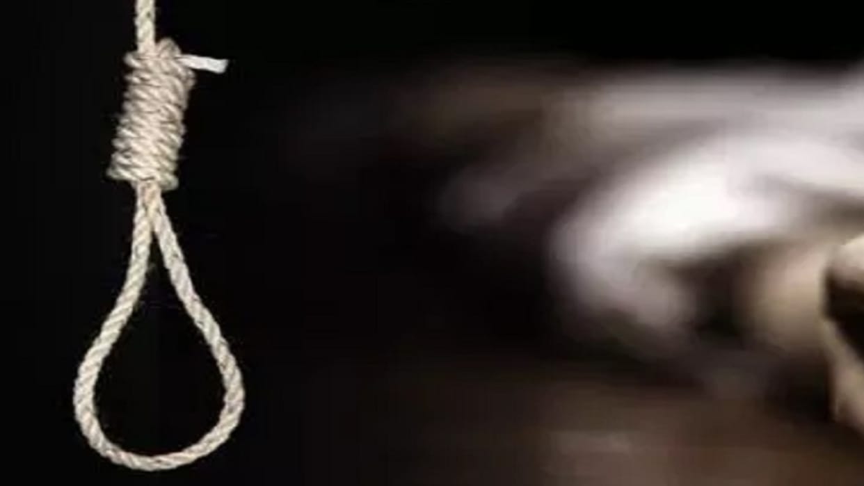 Muzaffarnagar News: Father of seven daughters commits suicide by hanging as wife does not have son